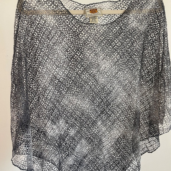 vintage gray and silver poncho - Picture 3 of 5